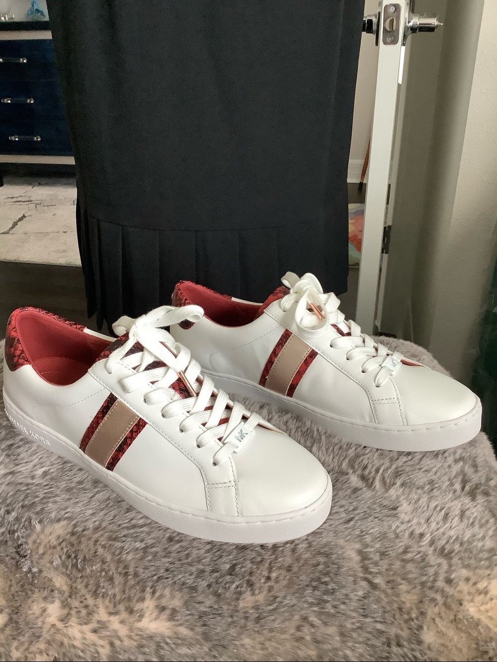 Michael Kors white leather low top sneekers with burgundy & gold accents